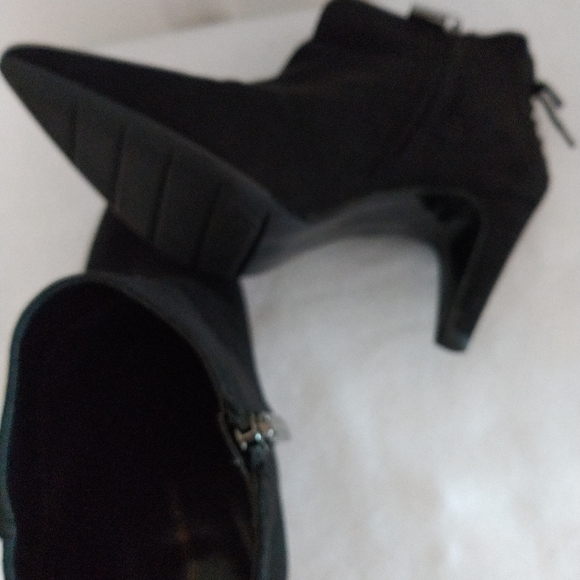 Bandolino Ladies Bootie - Picture 4 of 4